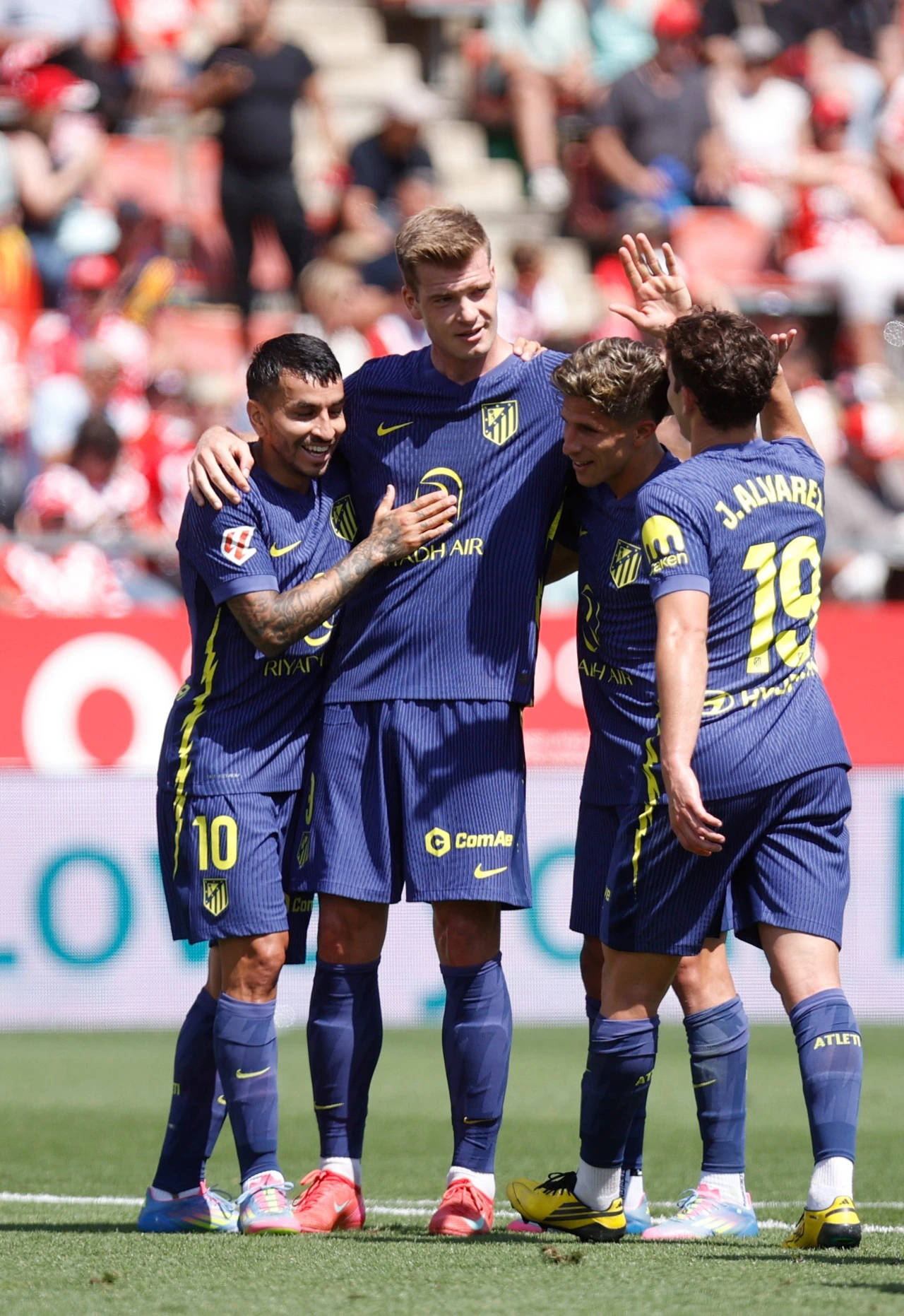 华体会官网-拜仁战平马竞，卡瓦尼梅开二度欧联杯  第2张