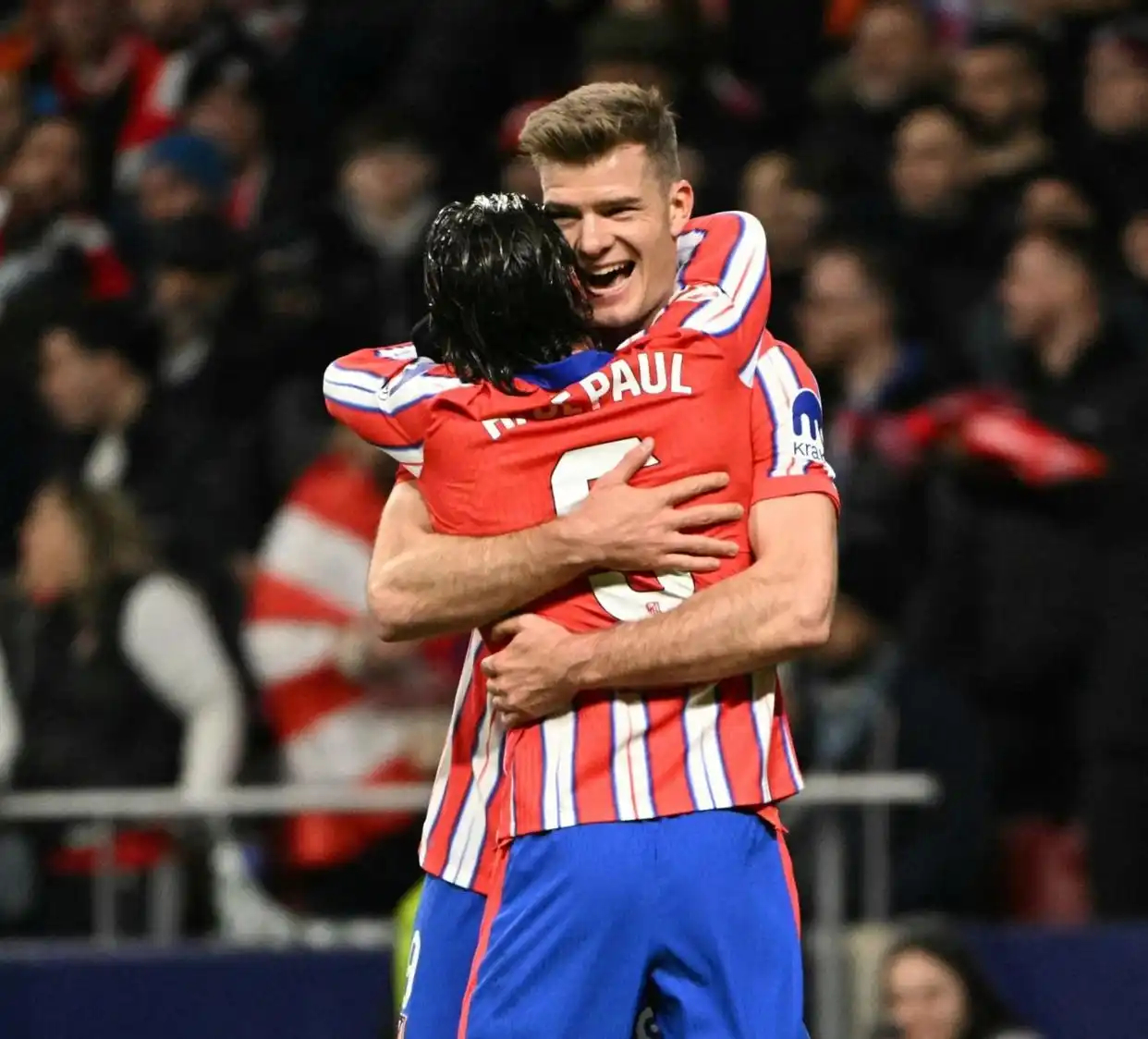 华体会登陆-曼联轻取里昂，莱万补时绝平欧联杯的简单介绍  第1张