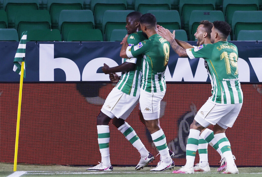 华体会体育-里昂绝杀国米，内马尔乌龙送礼西甲  第2张